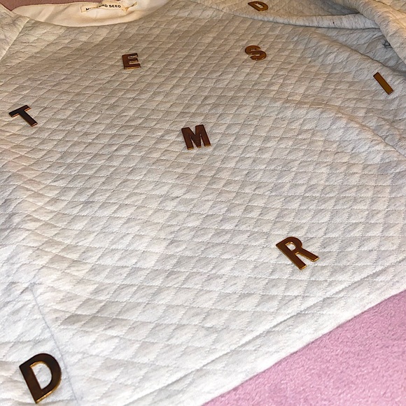 Nasty Gal Quilted Gray Gold Letter Sweater Medium - Picture 4 of 7